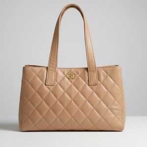 CHANEL 
Calfskin Wild Stitch Medium Tote